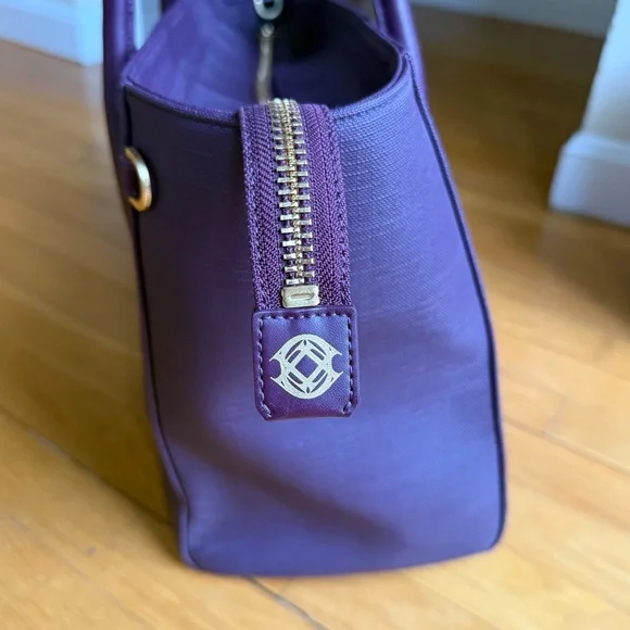 DAGNE DOVER Signature Legend Tote Bag - Picture 3 of 10